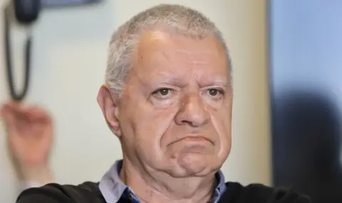 Проф. Михаил Константинов: Президентът няма право да скочи в политическото блато - 1