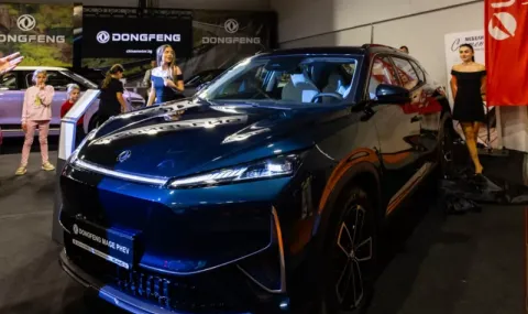 Премиера на Asia Motor Show: Чайна Мотор представи още  два нови модела на DONGFENG