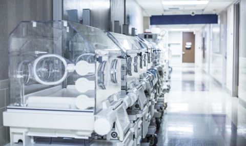 Инкубатори се доставят в болницата в Газа за евентуална евакуация на бебета, заяви Израел - 1