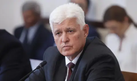 Военният министър: Самолетите-цистерни на САЩ напуснаха Безмер и отлетяха от България - 1