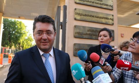 ОЛАФ ще разследва секретаря на президента Пламен Узунов - 1