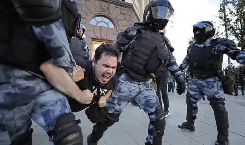 Народно недоволство! Сблъсъци с полицията и арестувани в руска република - 1