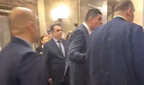 Action in Parliament: Dangerously Close Clashes Between Ivaylo Mirchev and Peevski (VIDEO)  - 1