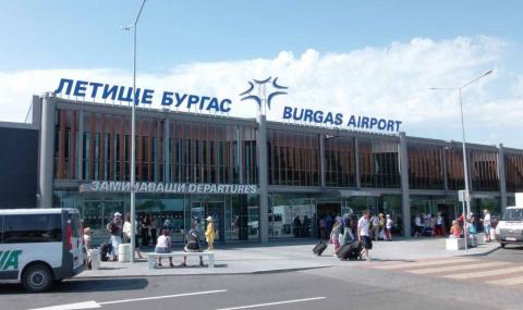 Руски туристи блокирани на летището в Бургас - 1