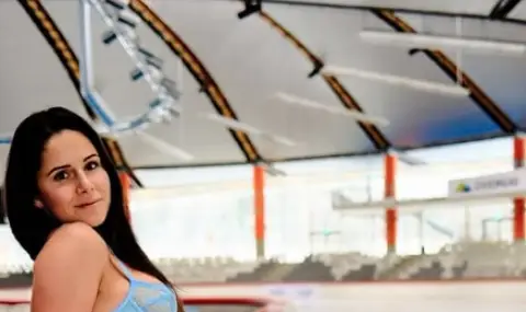 Олимпийската звезда Александра Янкулеску разгорещи социалните мрежи с дръзки тренировки по прашки и сутиен - 1