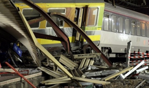 Машинистите на дерайлиралия във Франция влак предотвратили сблъсък с друг влак - 1