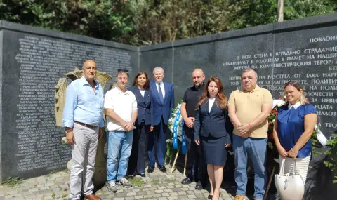 СДС почете жертвите на тоталитарните режими - 1