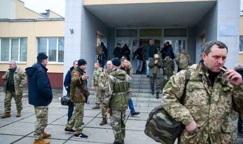 "Тренировки за оцеляване": Как Украйна подготвя войниците си психически - 1