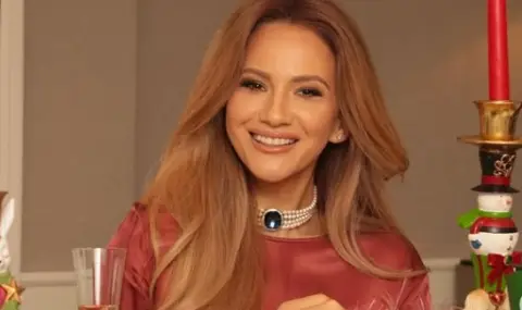 Зейнеб се похвали с антикварни вази за 50 000 лв. - 1