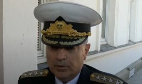 Адмирал Емил Ефтимов: Оръжието на армията е държавна собственост, какво да доставим на Украйна е политическо решение - 1