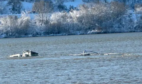 Баржа с над 1100 тона азотни химически торове потъна в Дунав край Свищов - 1