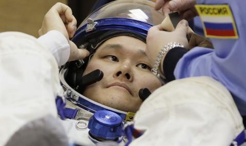 Японски астронавт порасна в космоса с 9 см - 1