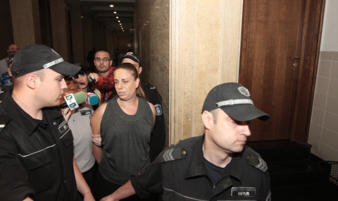 Гергана Червенкова поне още месец в ареста - 1