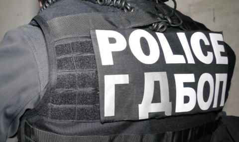 Арести в Пловдив, закопчаха служители на Здравна каса заради корупция - 1