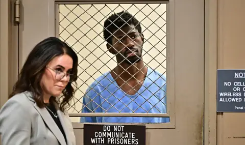 Повдигнаха 4 обвинения срещу Лил Нас Екс, който се разходи гол по улицата и нападна полицаи (ВИДЕО) - 1