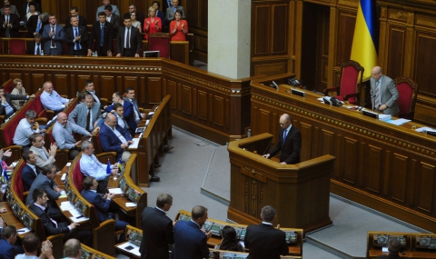 Върховната Рада отхвърли оставката на премиера Яценюк - 1