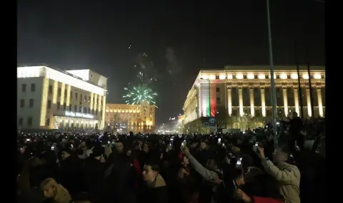 Столичани посрещат Новата година с концерт на площад "Княз Александър I"