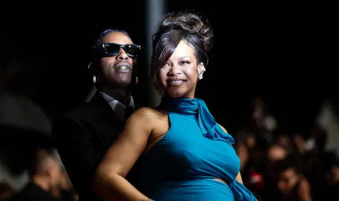 Риана за пореден път предизвика фурор с облекло за бъдещи майки (СНИМКА) - 1