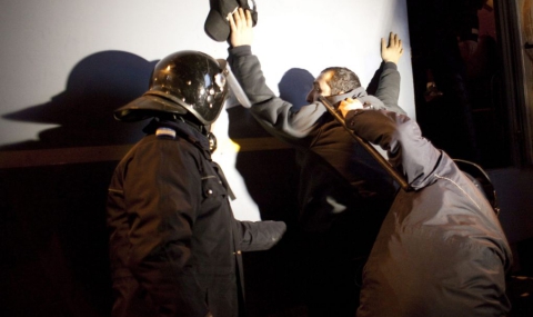 30 арестувани и десетки ранени при протестите в Букурещ - 1