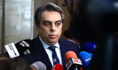 Асен Василев: Заради „една жена каза“ кметът на Варна продължава да е в ареста - 1