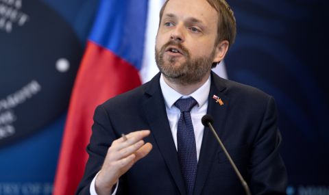 Чехия няма да отмени напълно диалога с Русия - 1