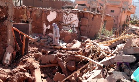 Най-малко 2 122 са жертвите на силното земетресение в Мароко - 1