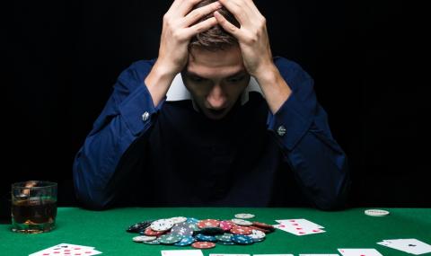 Мъж проигра жена си на покер, приятелите му я изнасилиха - 1