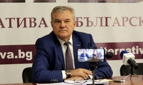 Румен Петков: Мекотелото Борисов нямаше достойнството да излезе и обяви нелепите мерки - 1