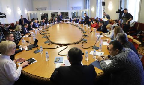 Правната комисия в парламента прие законопроекта за извънредното положение - 1