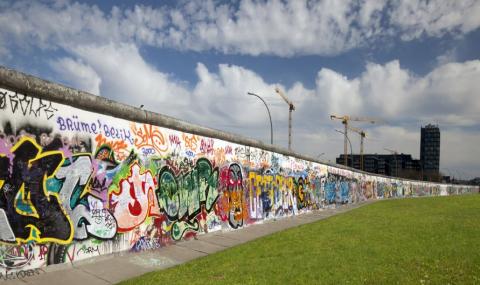 Google отбелязва 30 години от падането на Берлинската стена - 1