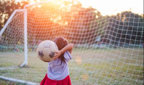Изгониха 8-годишно момиче от футболен турнир — приличала на момче - 1