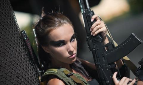 Жени-снайперисти пристигнали в Донбас - 1