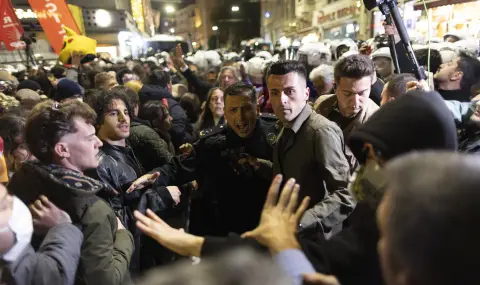 Опозиционният лидер Йозгюр Йозел призова за протест в подкрепа на арестувания кмет на Истанбул - 1