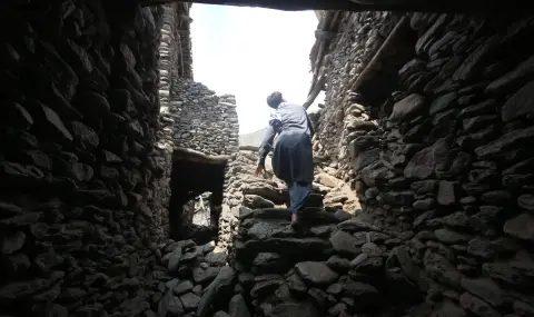 Загиналите при земетресението в Афганистан вече са над 1400 - 1