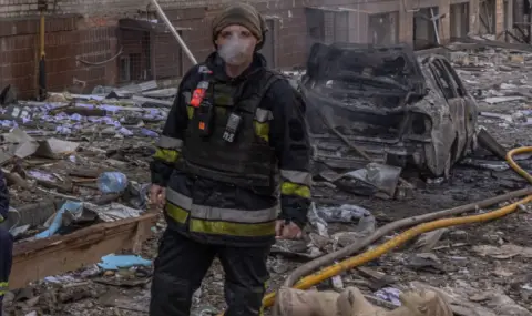 Руска атака уби двама души в източния украински град Хирник  - 1