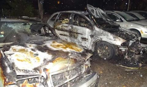 Три автомобила горяха рано тази сутрин в Благоевград - 1