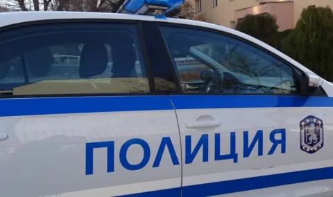Млад мъж се обеси на билборд в Бургас