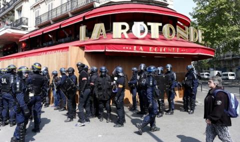 Хиляди полицаи на крак във Франция - 1