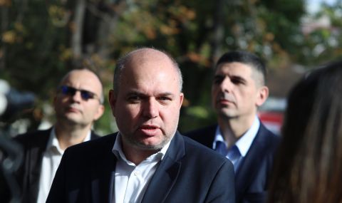 Владислав Панев: Ще свикваме все повече с правителства, които не са доминирани от една партия - 1