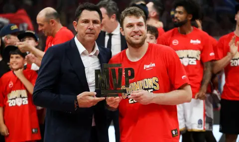 Везенков не игра при победа на Олимпиакос в гръцкото първенство - 1