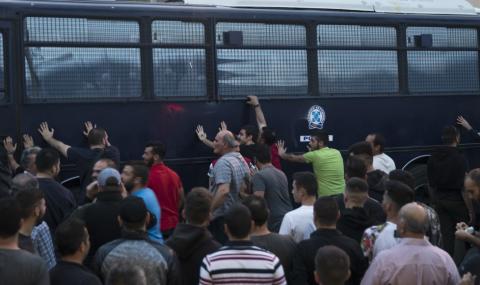 Бой между бежанци в Солун, има ранени - 1