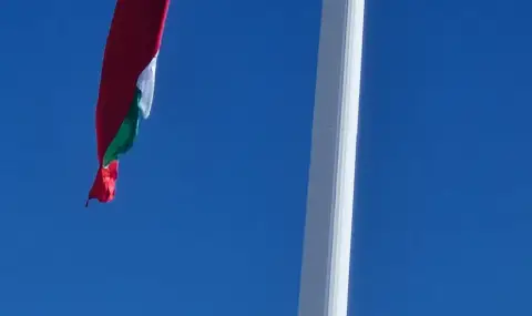БСП: Знамето на Рожен, гордостта на Румен Радев, се разкъса, няма кой да поддържа съоръжението - 1