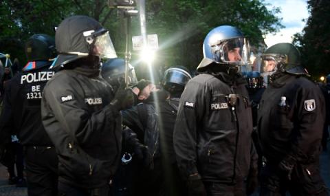 Демонстрации и арести в Берлин - 1