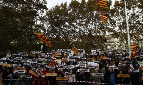 Хиляди излязоха по улиците на Каталуния - Ноември 2017 - 1