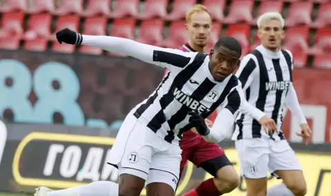 Локомотив Пловдив излезе с официална позиция за Хуан Переа - 1