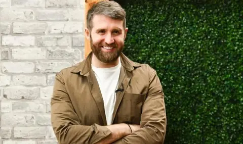 Даниел Пеев-Дънди официално показа жената до себе си (СНИМКИ) - 1