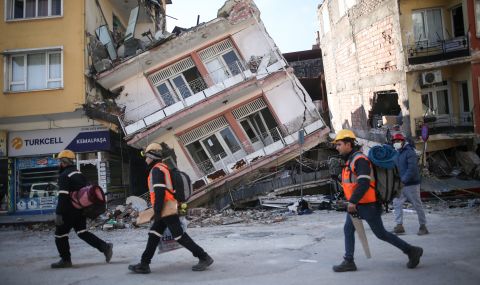 Защо толкова сгради в Турция паднаха, все едно са от картон - 1