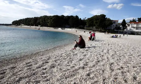 Hotels in Croatia welcomed over 20 million tourists in 2025.  - 1