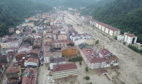 Няма данни за пострадали български граждани при наводненията в Турция - 1