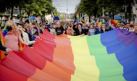 Църквата за гей парада: Хомосексуализмът е греховно променяне на дадения от Бога пол - 1